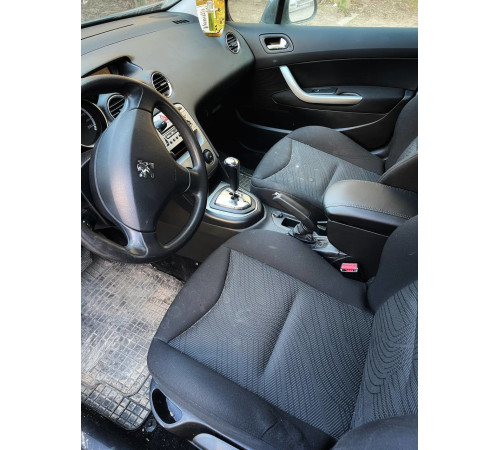 Підлокітник на Peugeot 308 2014-2020 (чорний)
