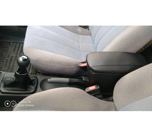 Підлокітник на Opel Corsa C 2000-2006 (чорний)