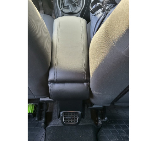 Підлокітник на Fiat Doblo 2 2010-2022 (чорний)