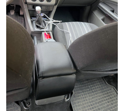 Підлокітник на Ford Focus 2 (чорний)