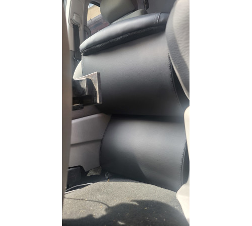 Підлокітник на Hyundai H1 2008-2020 (чорний)