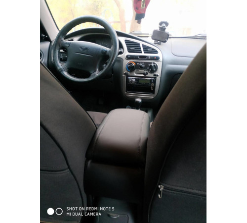 Підлокітник на Daewoo Sens (чорний)