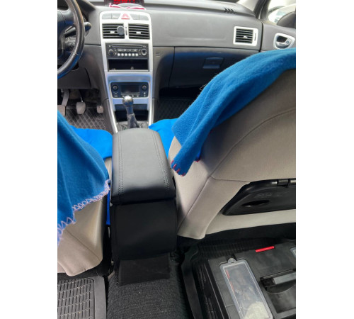 Підлокітник на Citroen C4 2004-2010 (чорний)