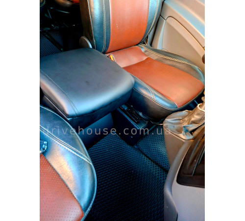 Підлокітник Mercedes Vito W639 (чорний)